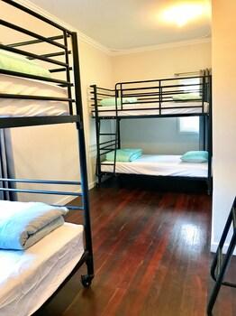 Хостел Bunkers Backpackers Басселтон Экстерьер фото